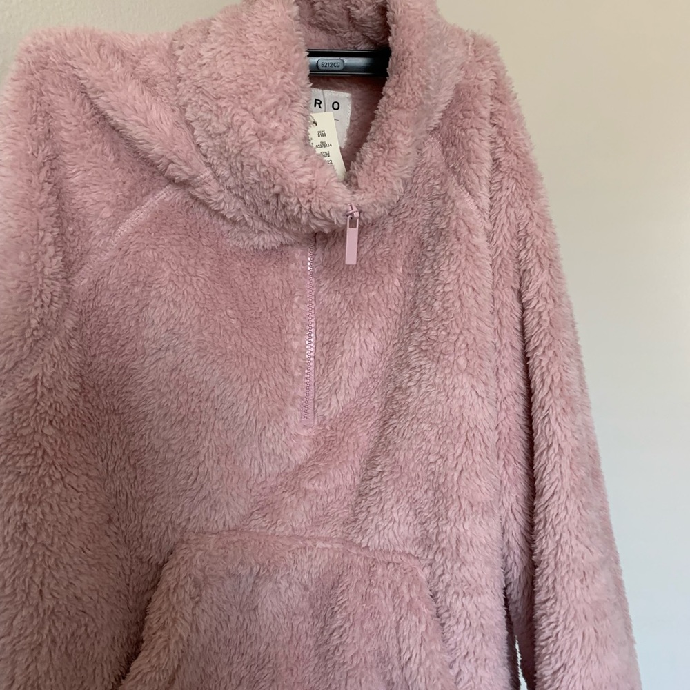 Size medium aero fuzzy sweater